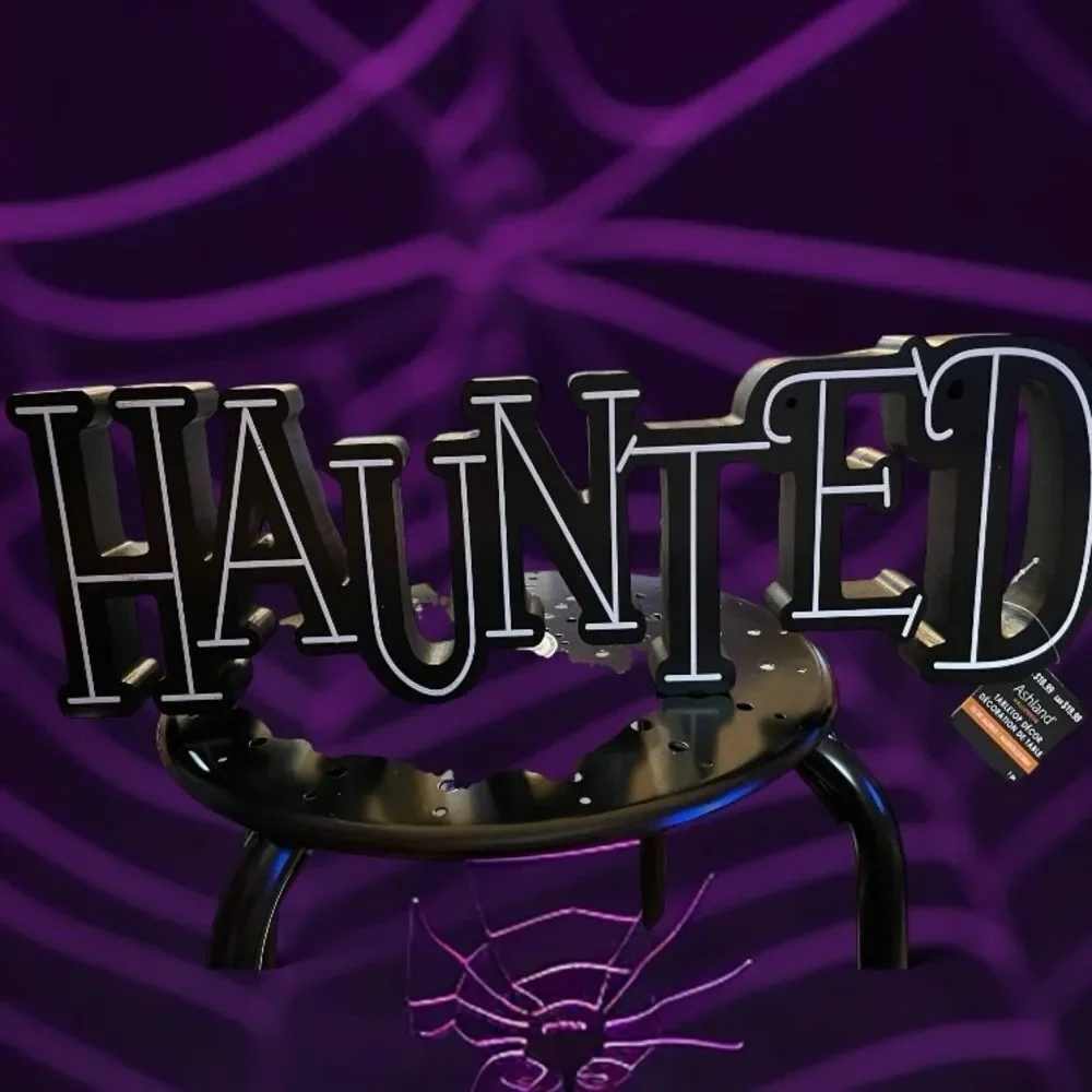 HAUNTED TABLETOP DECOR‎